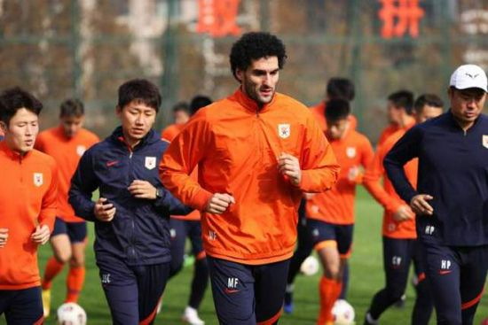 少妇在美国被黑人调教成奴